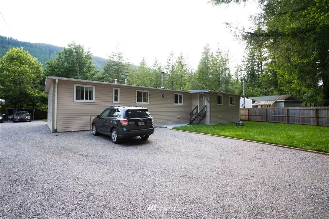 Maple Falls, WA 98266,8095 Mosey CT