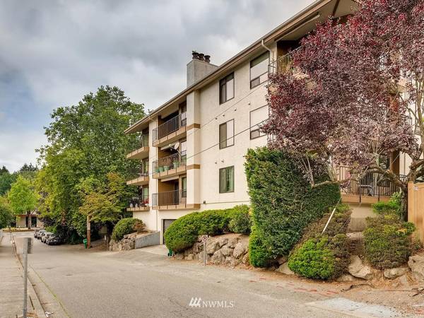 10601 Bagley AVE N #202, Seattle, WA 98133