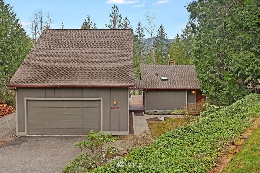 24700 SE Mirrormont WAY, Issaquah, WA 98027