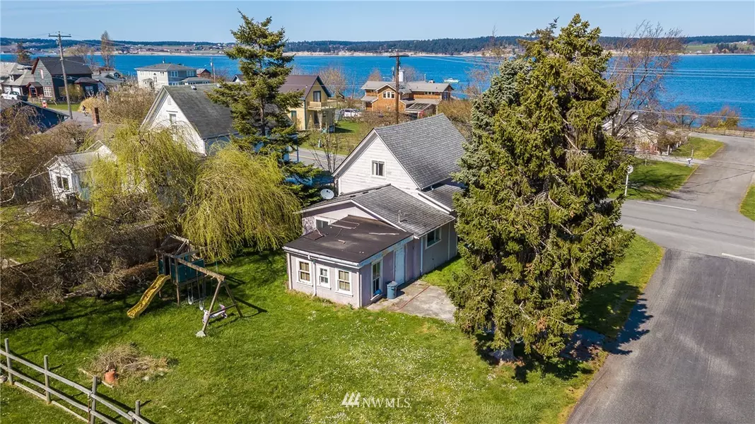 808 NE Kinney ST, Coupeville, WA 98239