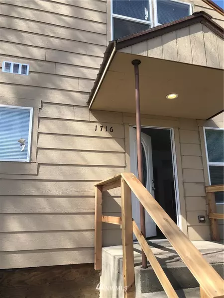 1716 5th ST, Wenatchee, WA 98801