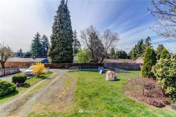 Seattle, WA 98125,11533 Sand Point WAY NE