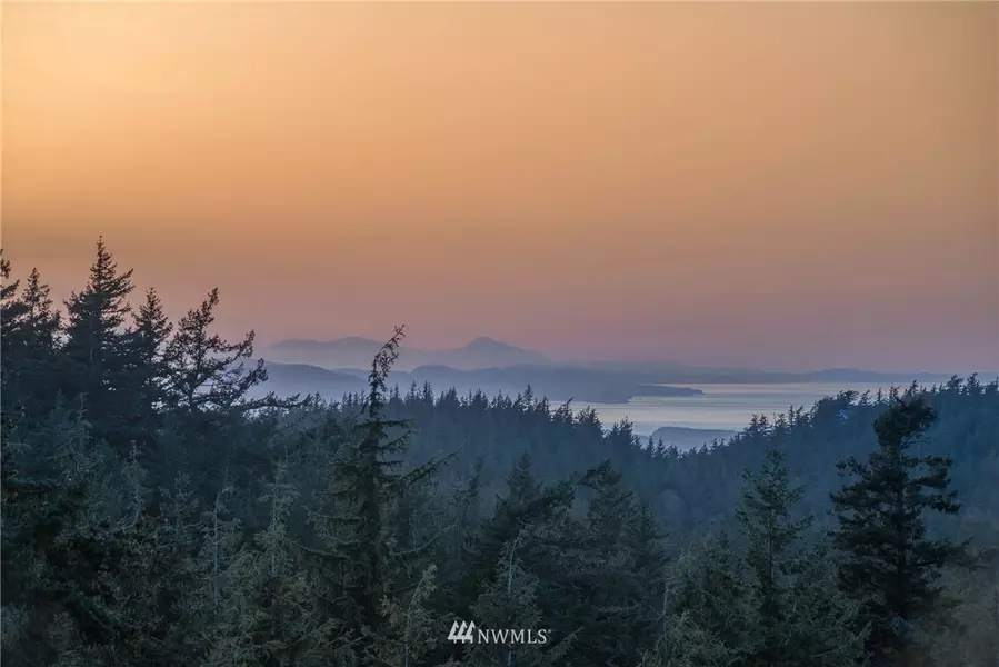 94 Roberts Point TRL, Orcas Island, WA 98245