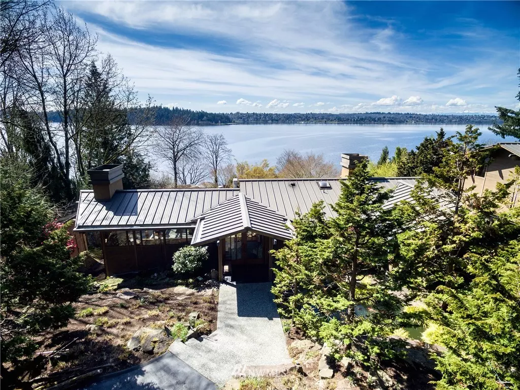 Mercer Island, WA 98040,4215 Holly LN