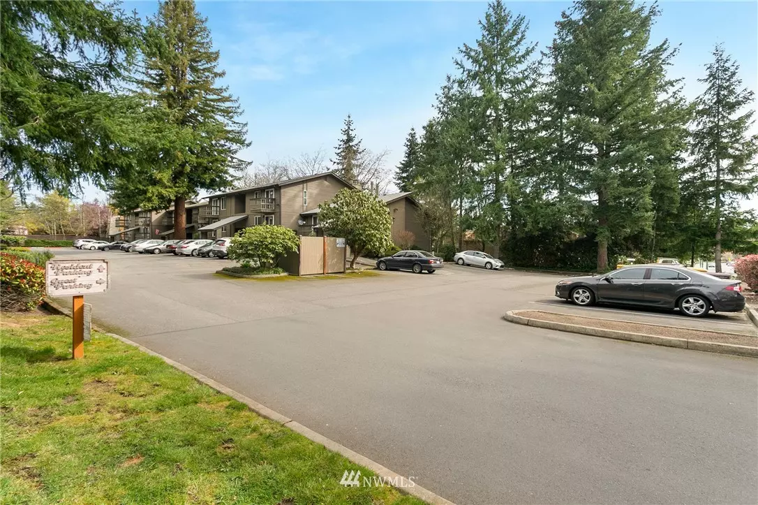 Bellevue, WA 98007,14630 NE 35th ST #203