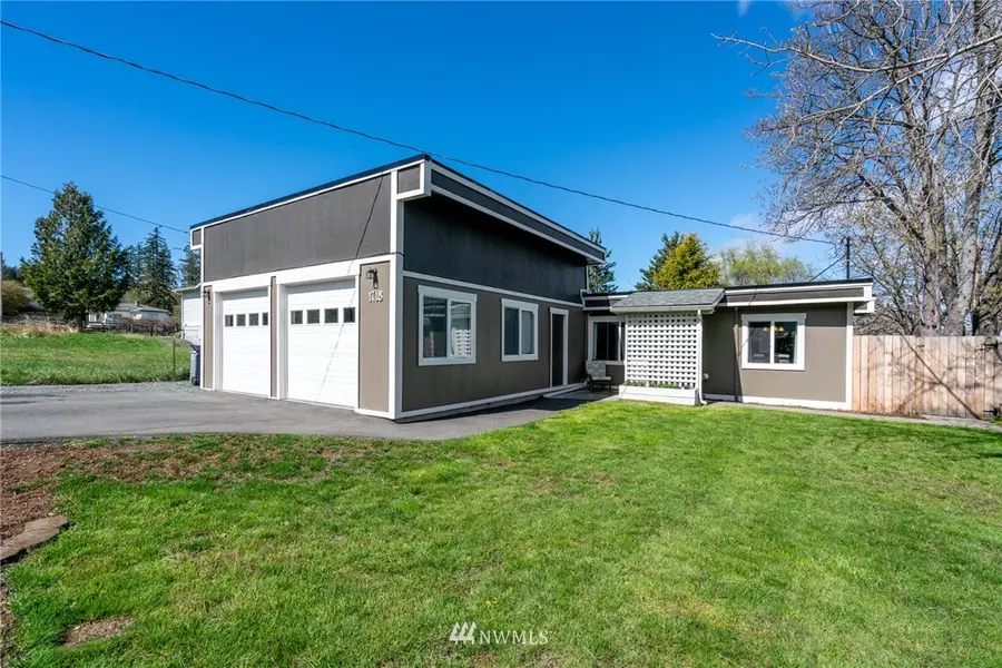 1718 28th ST, Anacortes, WA 98221