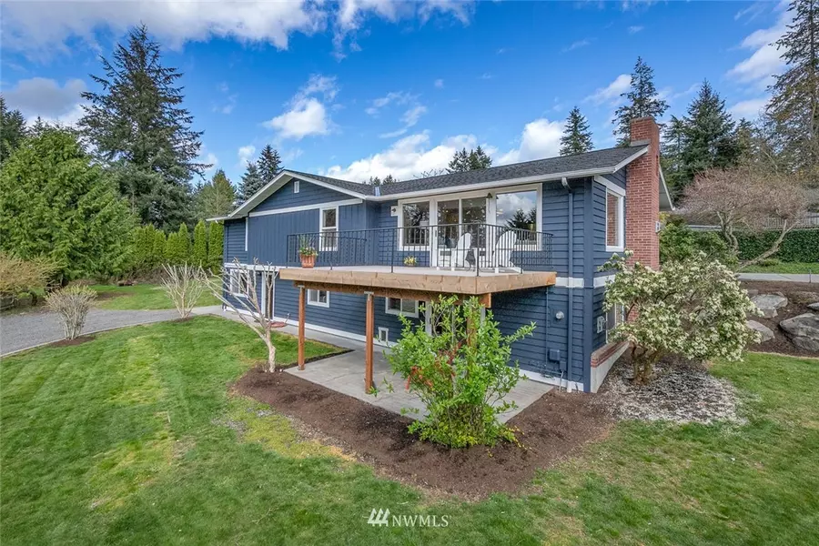 813 Lovell AVE NW, Bainbridge Island, WA 98110