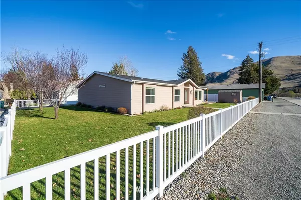 Chelan, WA 98816,305 S Bradley ST