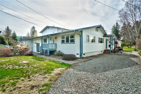 9676 Cougar Lane, Sedro Woolley, WA 98284