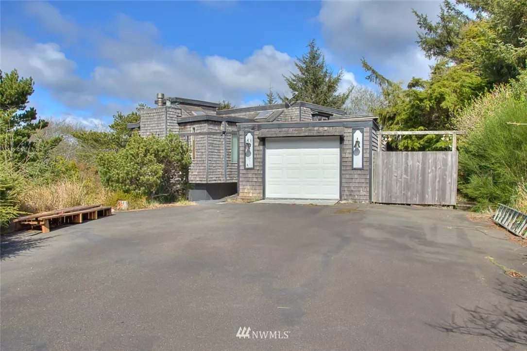 Pacific Beach, WA 98571,11 Garnet PL