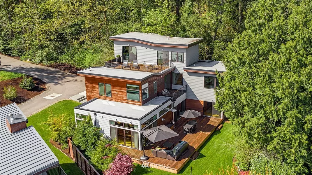 7012 E Mercer WAY, Mercer Island, WA 98040