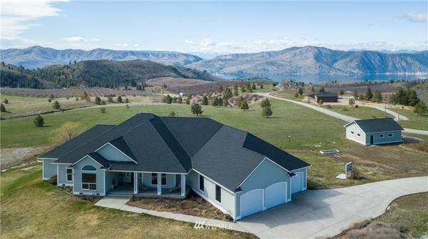 615 Chelan Trails RD, Manson, WA 98831