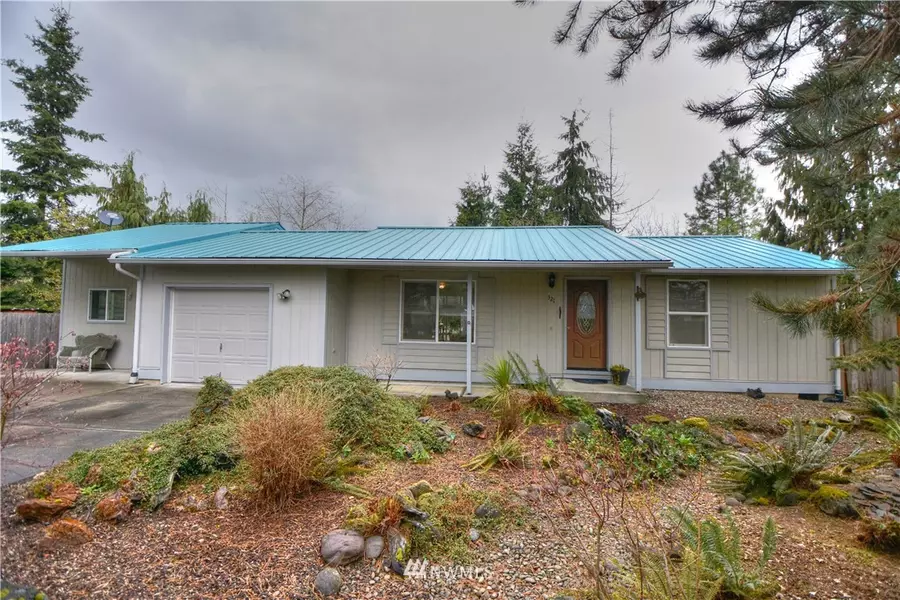 321 Cedar CT, Winlock, WA 98596