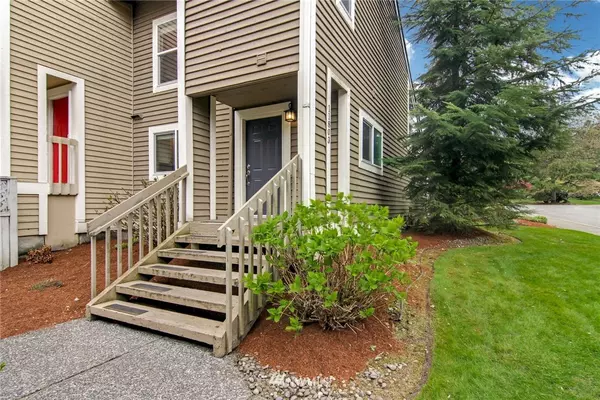 11803 NE 105th LN, Kirkland, WA 98033