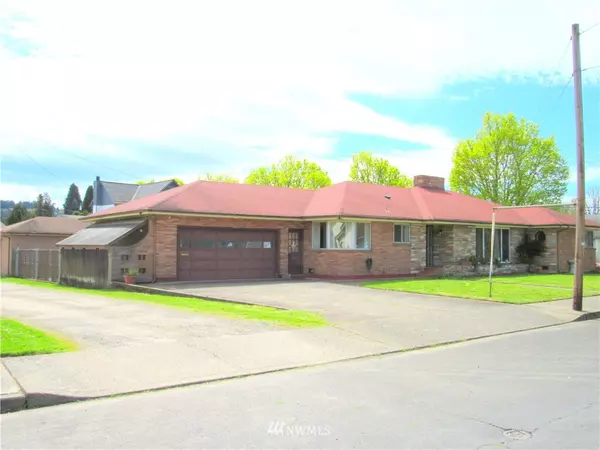 241 Cowlitz ST W, Castle Rock, WA 98611