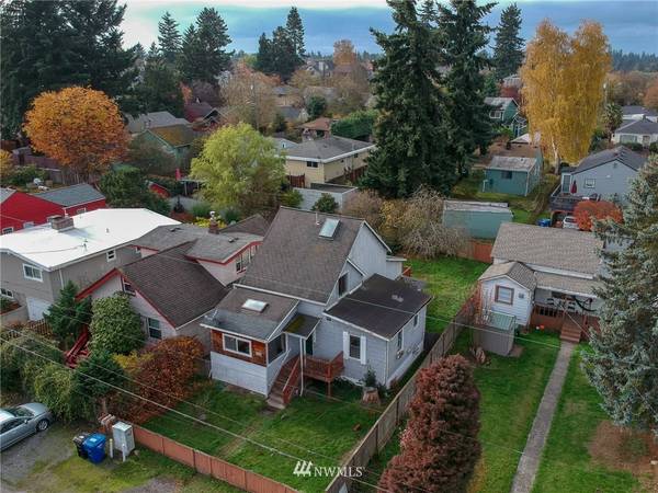 8739 17th AVE NW, Seattle, WA 98117