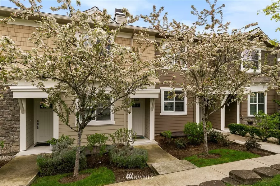 7525 129th PL SE #E103, Newcastle, WA 98056