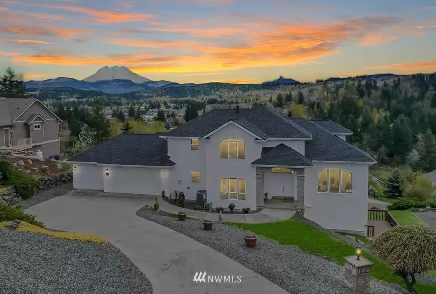 215 Dow Ridge DR N, Eatonville, WA 98328