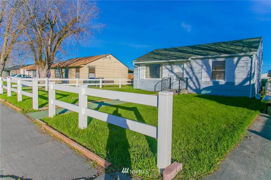 257 W Knolls Vista DR, Moses Lake, WA 98837