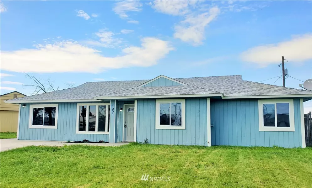 1205 Arlington DR, Moses Lake, WA 98837