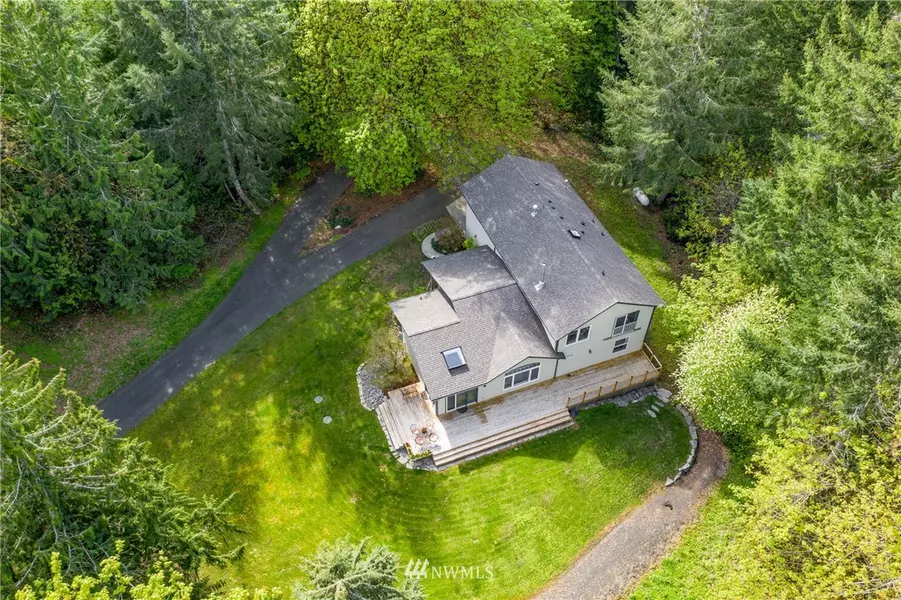 5301 Dolphin LN NW, Olympia, WA 98502