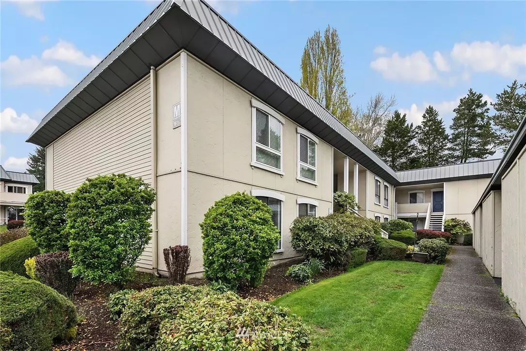 Bellevue, WA 98004,1625 103rd PL NE #M-1