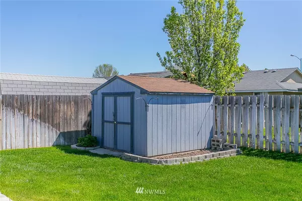 Moses Lake, WA 98837,1166 E Grand DR