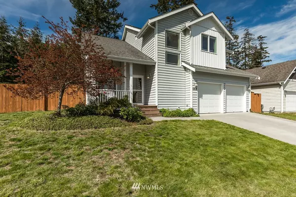 1062 NW Redwing DR, Oak Harbor, WA 98277