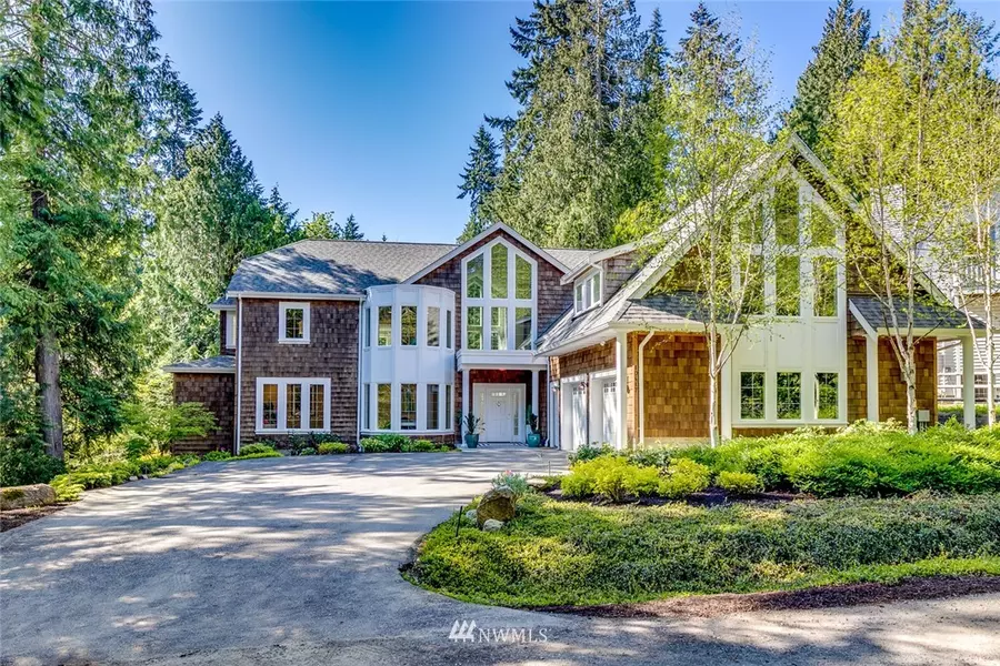 10417 NE Puget Bluff LN, Bainbridge Island, WA 98110