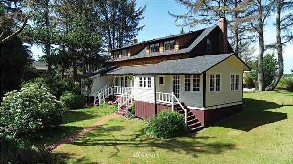 3909 K PL, Seaview, WA 98644