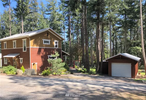 8 Loganberry Lane, Orcas Island, WA 98245