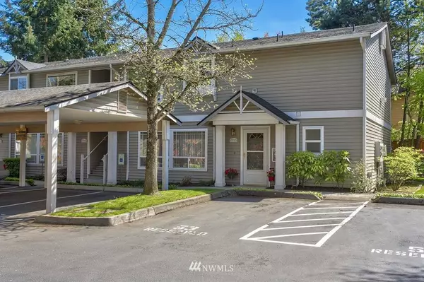 21210 48th AVE W #B, Mountlake Terrace, WA 98043