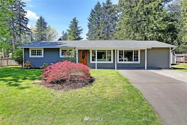 19505 32nd AVE NE, Lake Forest Park, WA 98155