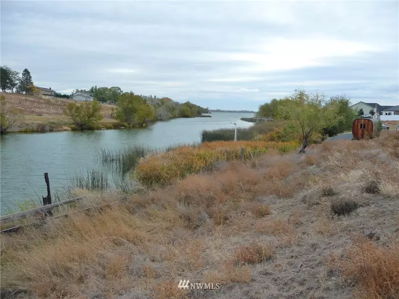 2895 Wild Goose RD NE, Moses Lake, WA 98837