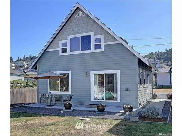 Camano Island, WA 98282,221 Maple ST