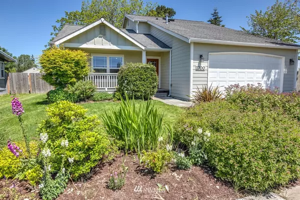 1700 SE 2nd CT, Oak Harbor, WA 98277