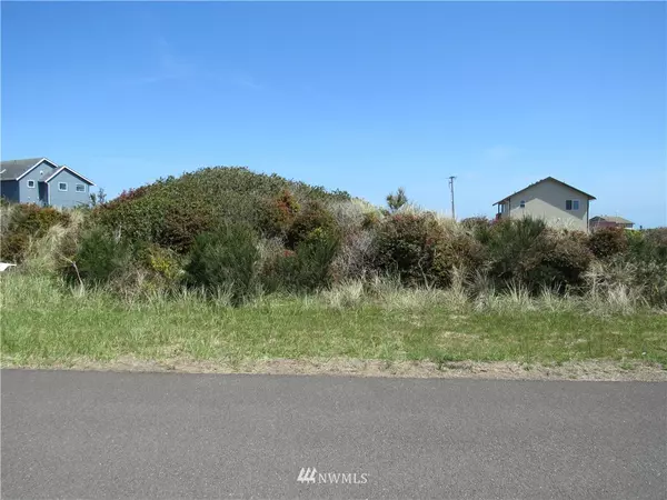1420 Storm King AVE SW, Ocean Shores, WA 98569