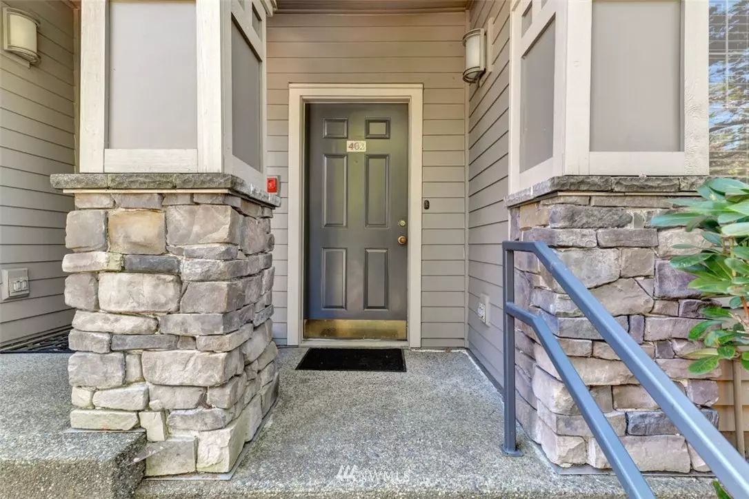 Kirkland, WA 98033,12330 NE 92nd Lane #J 402