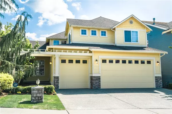 7923 NE 182nd PL, Kenmore, WA 98028