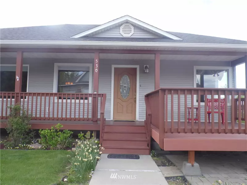 530 Wetzel ST, Grand Coulee, WA 99133