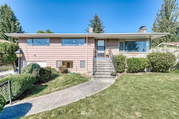 10415 61st AVE S, Seattle, WA 98178