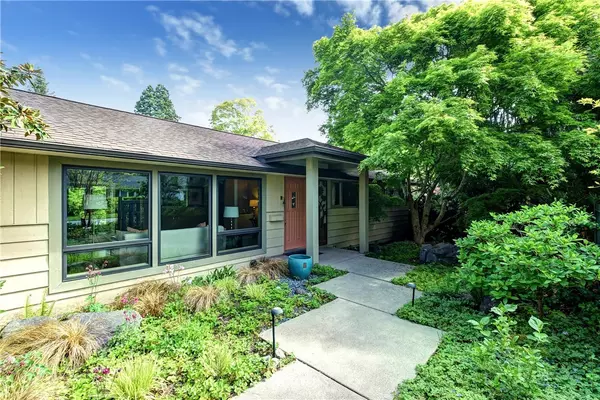 Mercer Island, WA 98040,8860 SE 39th ST