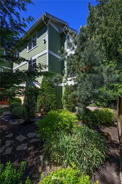 4316 36th AVE W #D, Seattle, WA 98199