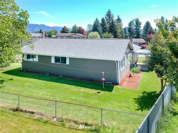 Enumclaw, WA 98022,724 Harmony LN