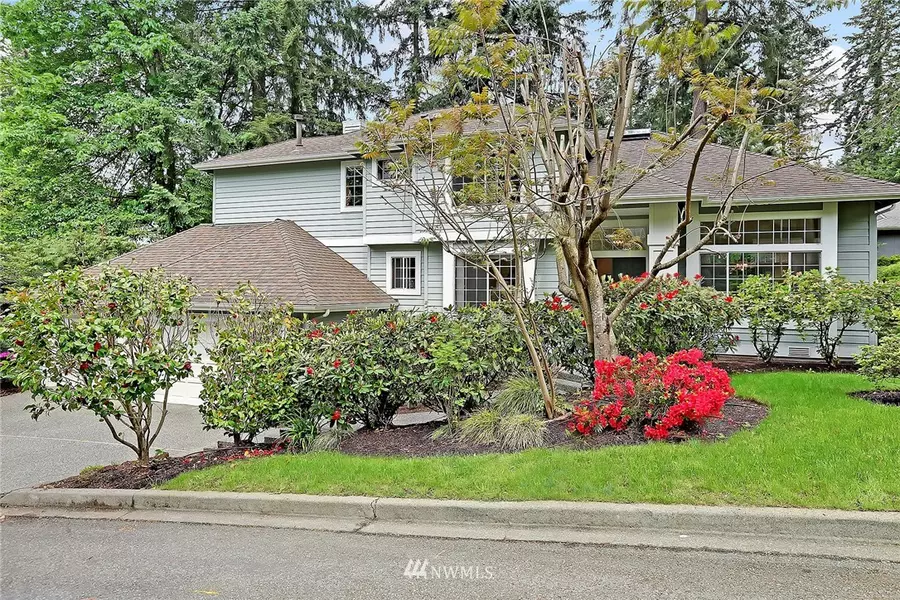 4000 NE 196th CT, Lake Forest Park, WA 98155