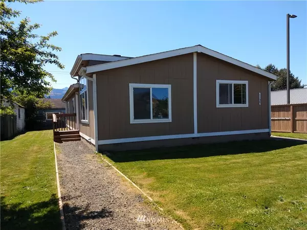 1120 Caroline ST, Port Angeles, WA 98362