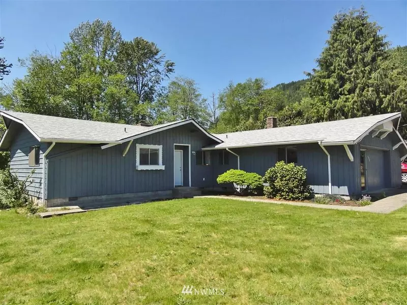 493 Kosmos LN, Morton, WA 98356