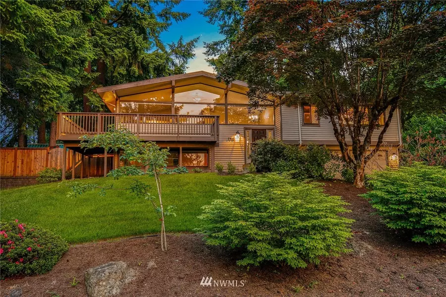 170 Mount Olympus DR NW, Issaquah, WA 98027