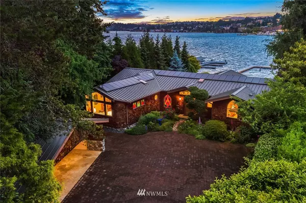 4652 95th AVE NE, Yarrow Point, WA 98004