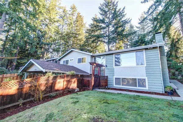 19418 10th AVE NE, Shoreline, WA 98155